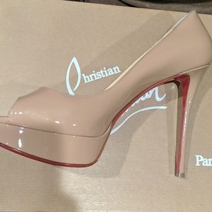 Nude Peep Toe Red Bottoms